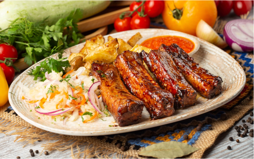 Ребра свиные с картошкой и квашеной капустой