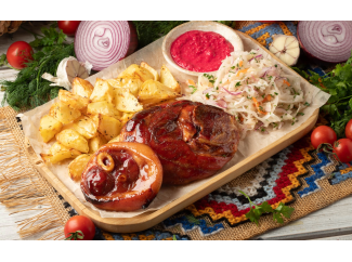 Стейк свиной рульки с картофелем