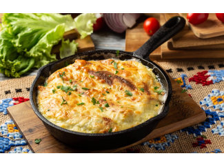 Блины с мясом под сыром